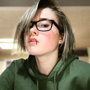 Meet your Posher, Max